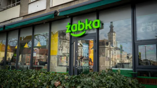 Zabka_sklep_2.jpg