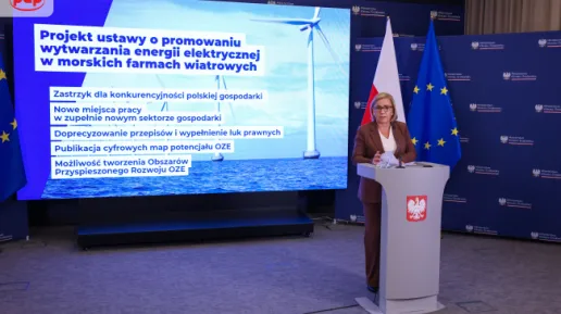 minister Paulina Hennig-Kloska